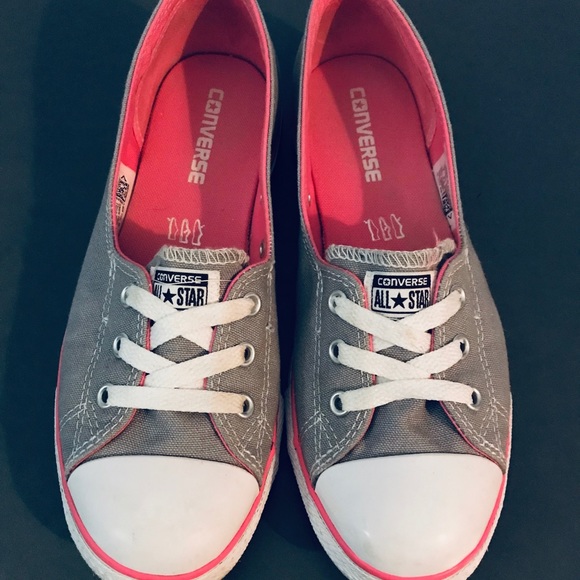 Converse Shoes - Women’s no tie Converse sneakers